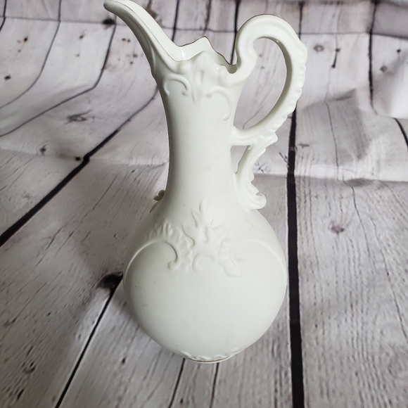 Lefton China 6 inch Floral Bud Vase Ivory Gold Painted Trim Handle - Picture 11 of 12